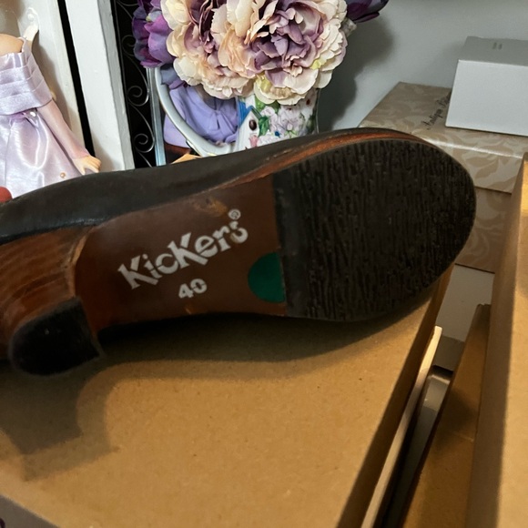 Kickers Black Heels with Classic Mary Jane Design - Picture 3 of 3